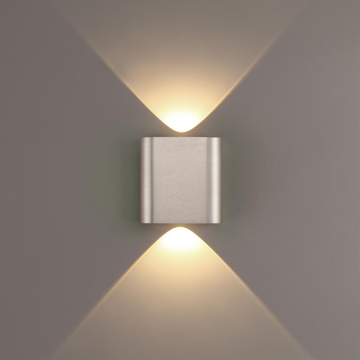 Настенный светильник Odeon Light Hightech Magnum 7106/2WL в Санкт-Петербурге
