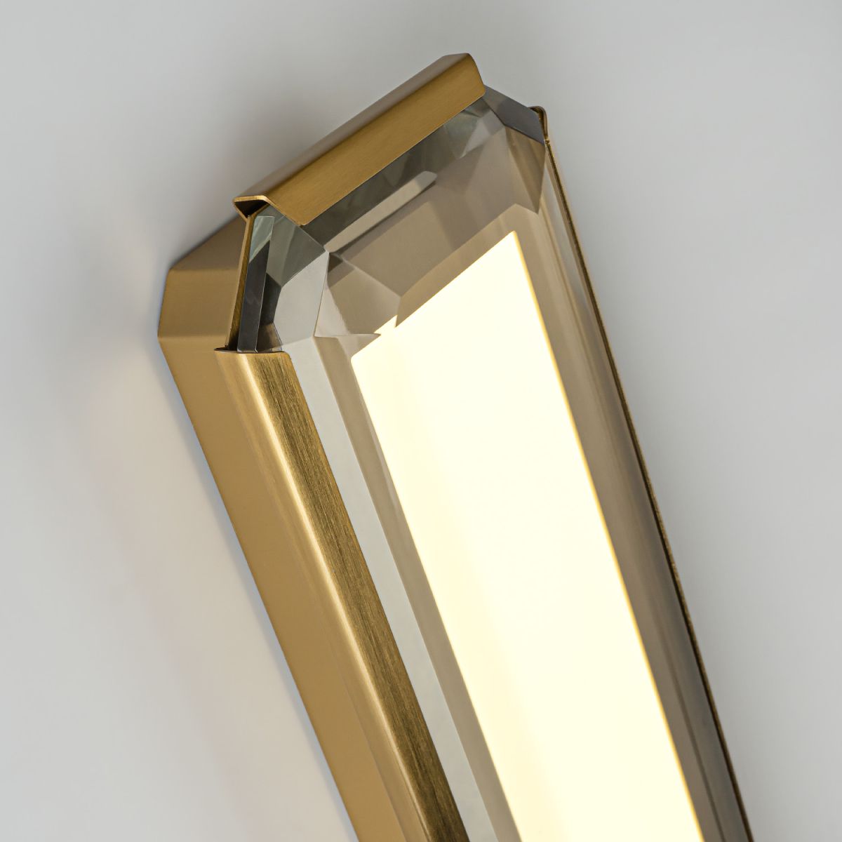 Настенный светильник Modelux ML.588.380 BS в #REGION_NAME_DECLINE_PP#