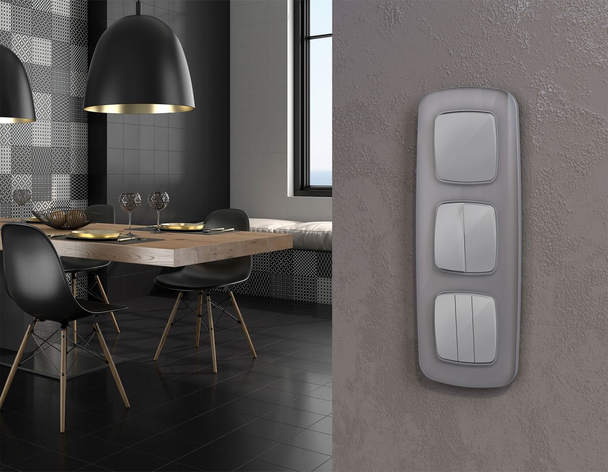 Комплект механизма 2-клавишного перекрестного выключателя Ambrella Volt 10A-250V OMEGA MO403030 Серебро глянец QUANT (OP4030, VM125) в Санкт-Петербурге