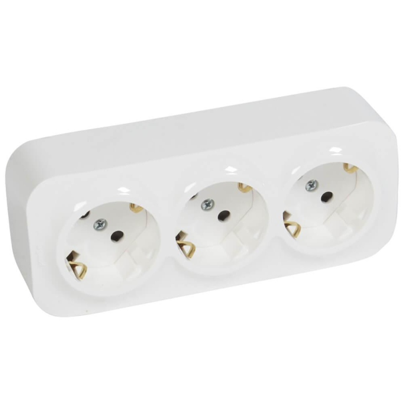 Розетка 3х2К+З Legrand Quteo 16A 250V с/з со шторками белая 782218 в Санкт-Петербурге
