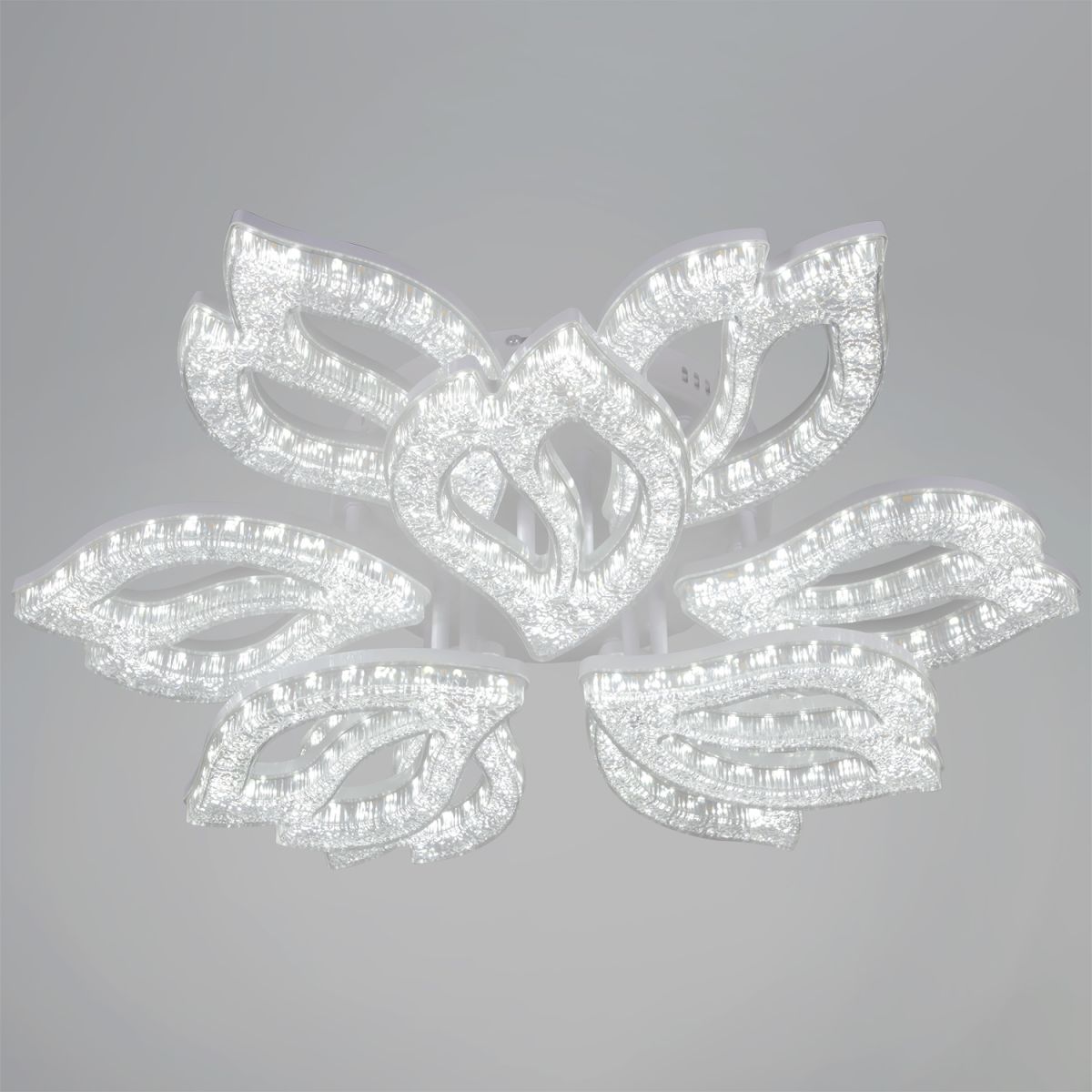 Потолочная люстра Reluce 39290-0.3-6+3 WH в Санкт-Петербурге