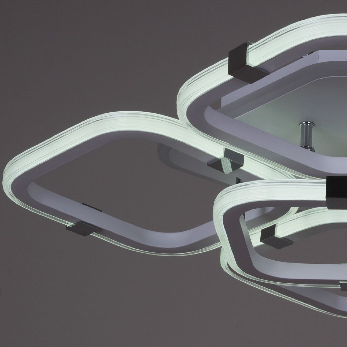 Потолочная люстра Reluce 06321-3.3-05 WH+CR (RGB) в #REGION_NAME_DECLINE_PP#