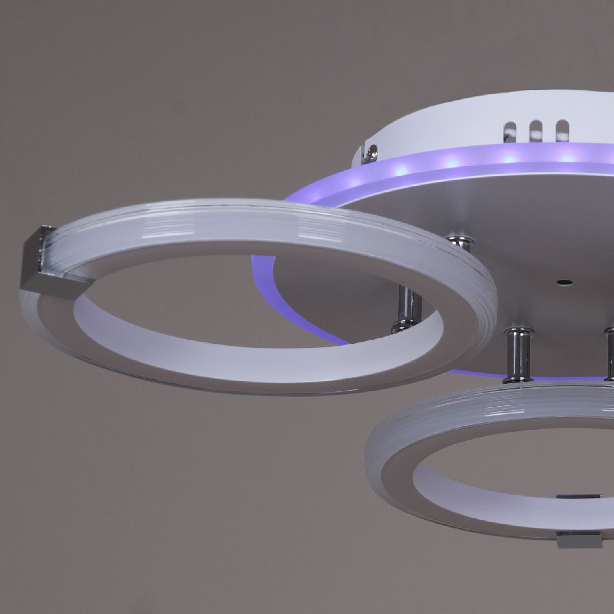 Потолочная люстра Reluce 06319-3.3-03 WH+CR (RGB) в Санкт-Петербурге
