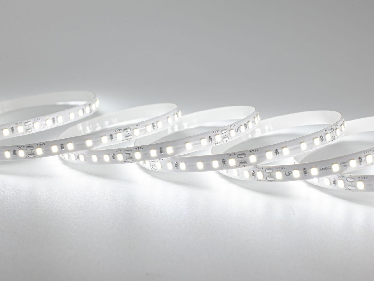 Светодиодная лента LEDS POWER 2835 120/м (10Вт/м) 24В холодная 008790 в Санкт-Петербурге