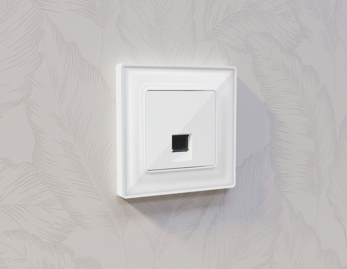 Комплект механизма компьютерной розетки RJ-45 экранированной с автоматической защитной шторкой Alfa Белый глянец Quant Ambrella Volt MA112005 (AP1120, VM185) в Санкт-Петербурге