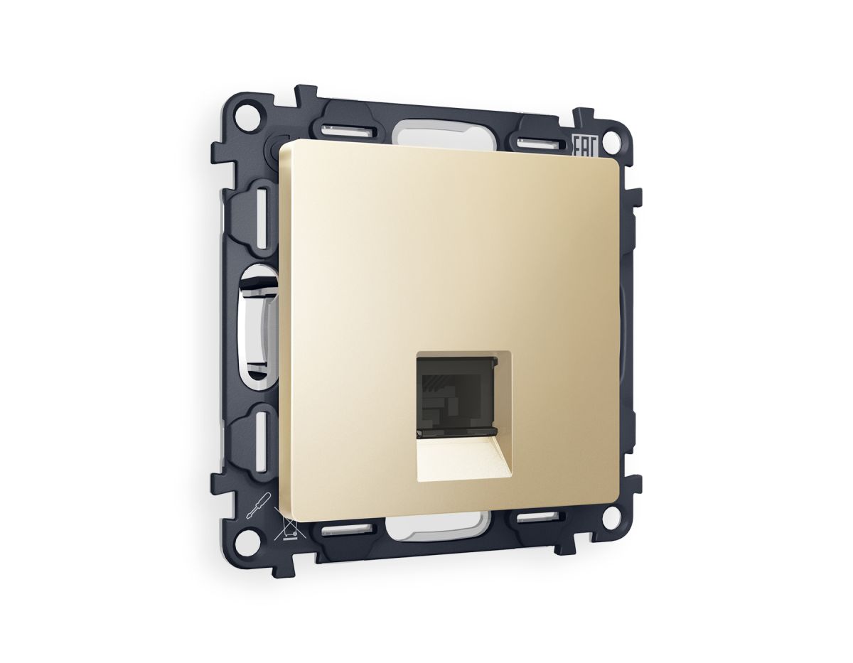 Комплект механизма компьютерной розетки RJ-45 экранированной с автоматической защитной шторкой Alfa Шампань Quant Ambrella Volt MA612005 (AP6120, VM185) в Санкт-Петербурге