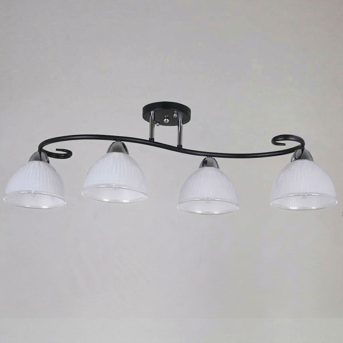 Потолочная люстра Reluce 66360-0.3-04 BK+CR в Санкт-Петербурге