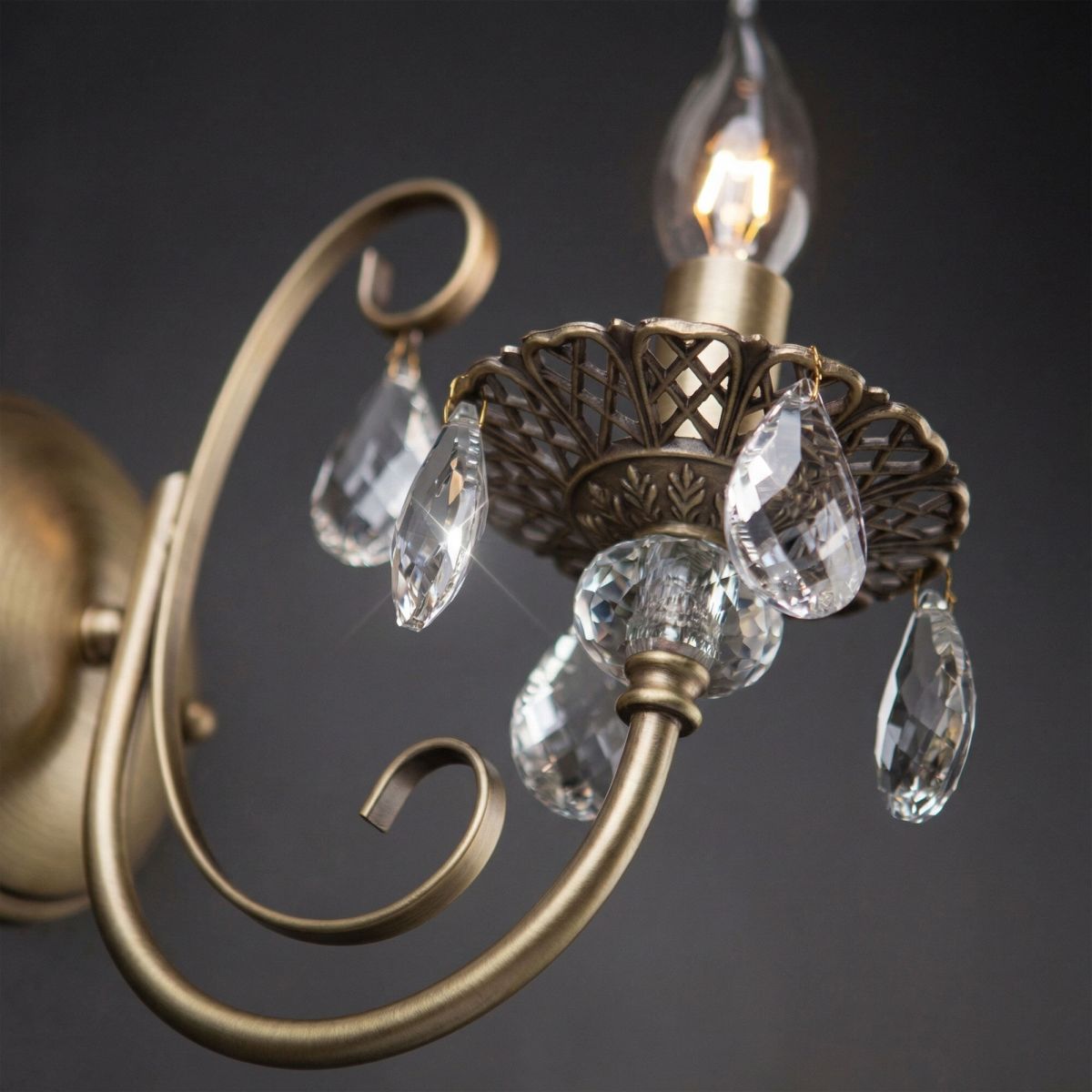 Бра Eurosvet Alda 3305/1 латунь/прозрачный хрусталь Strotskis a072111 в #REGION_NAME_DECLINE_PP#