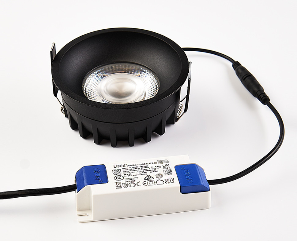 Встраиваемый светильник Italline IT08-8042 black 3000K в Санкт-Петербурге