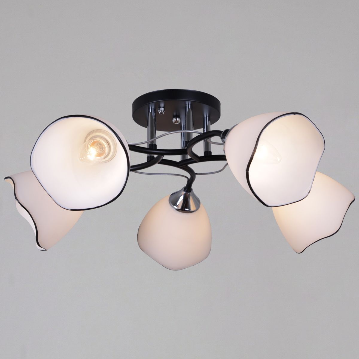 Потолочная люстра Reluce 79360-0.3-05 BK+CR в Санкт-Петербурге