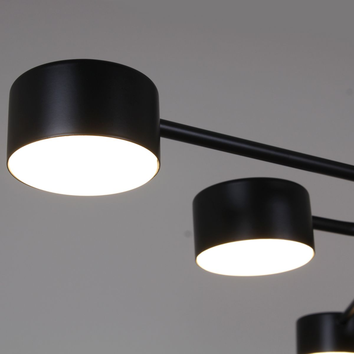 Люстра на штанге Reluce 03708-0.3-06 BK GX53 в #REGION_NAME_DECLINE_PP#