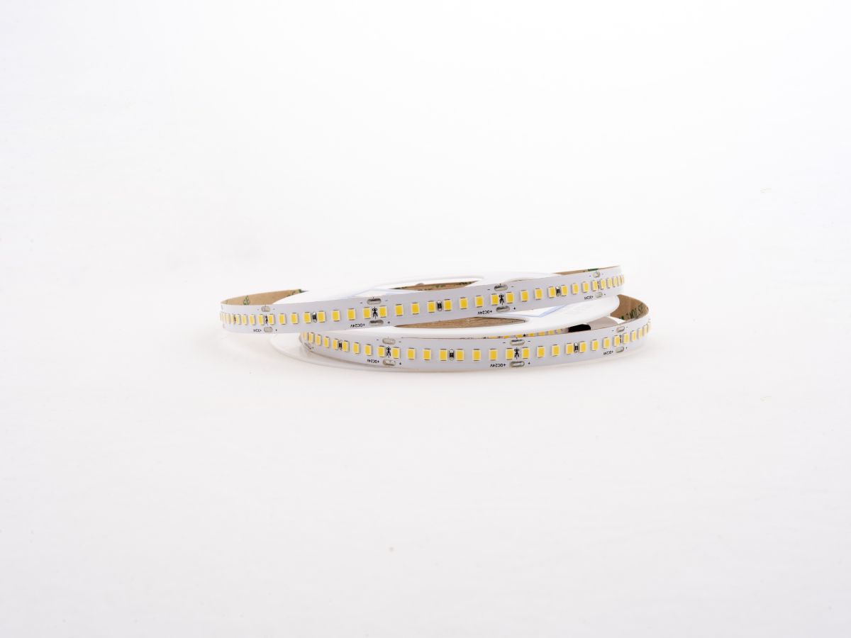 Светодиодная лента LEDS POWER 2835 192/м (18Вт/м) 24В нейтральная, серия ПРО140 005232 в #REGION_NAME_DECLINE_PP#