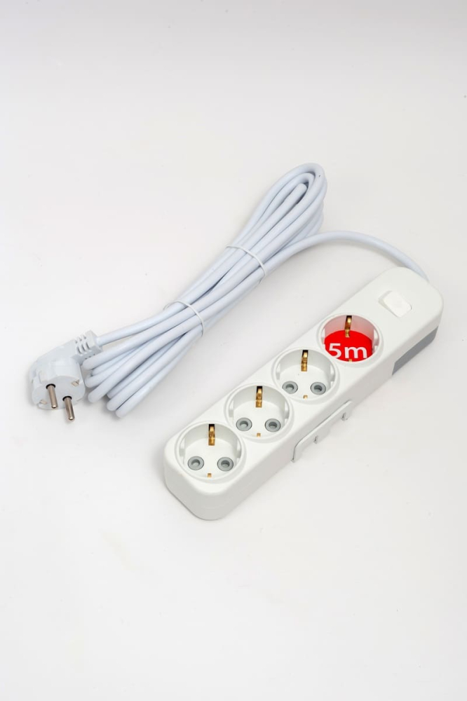 Удлинитель с/з 4вх с защитными шторками с включателем ELBI Myra 527-010205-412 в Санкт-Петербурге