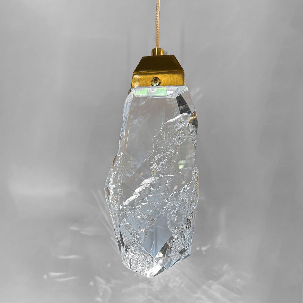 Подвесной светильник Delight Collection 111 111-3P gold в Санкт-Петербурге