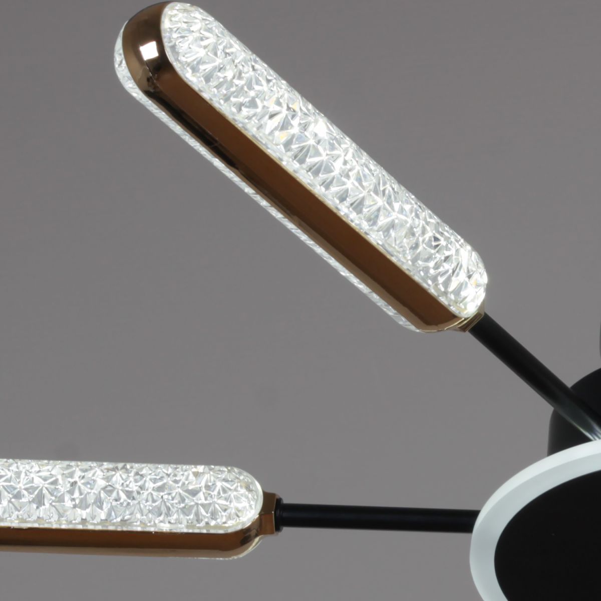 Потолочная led люстра Reluce 08290-0.3-08 BK+GD в #REGION_NAME_DECLINE_PP#