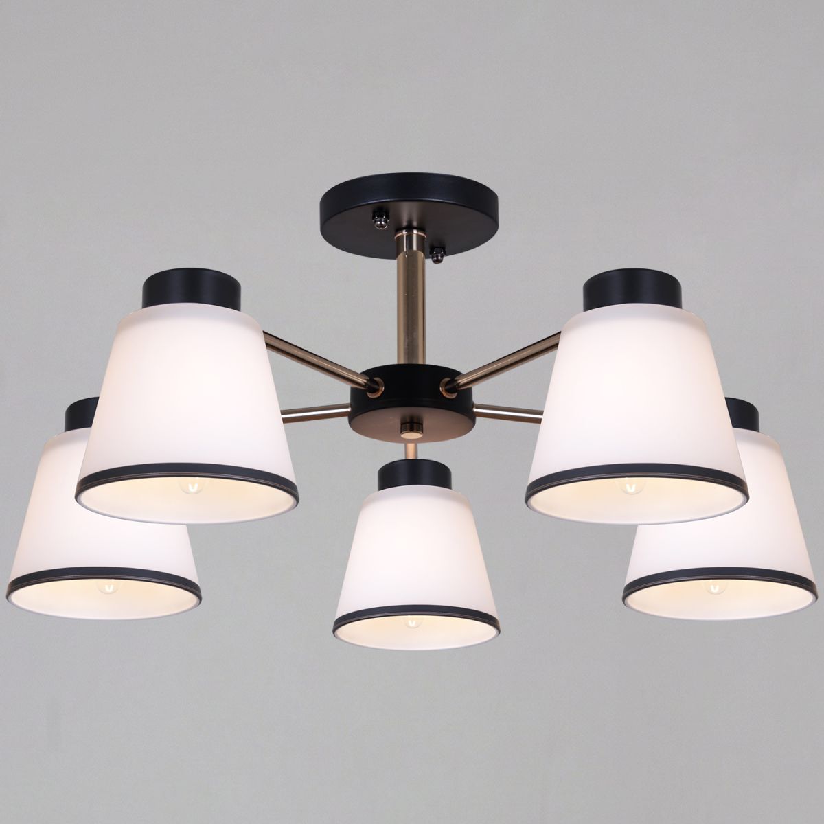 Люстра на штанге Reluce 30560-0.3-05 BK+FG в #REGION_NAME_DECLINE_PP#