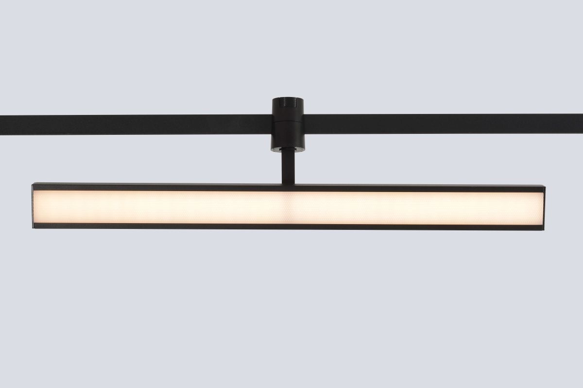 Трековый светильник для гибкой магнитной системы Crystal Lux Trace 48V CLT 0.37 001 18W BL SMART в #REGION_NAME_DECLINE_PP#