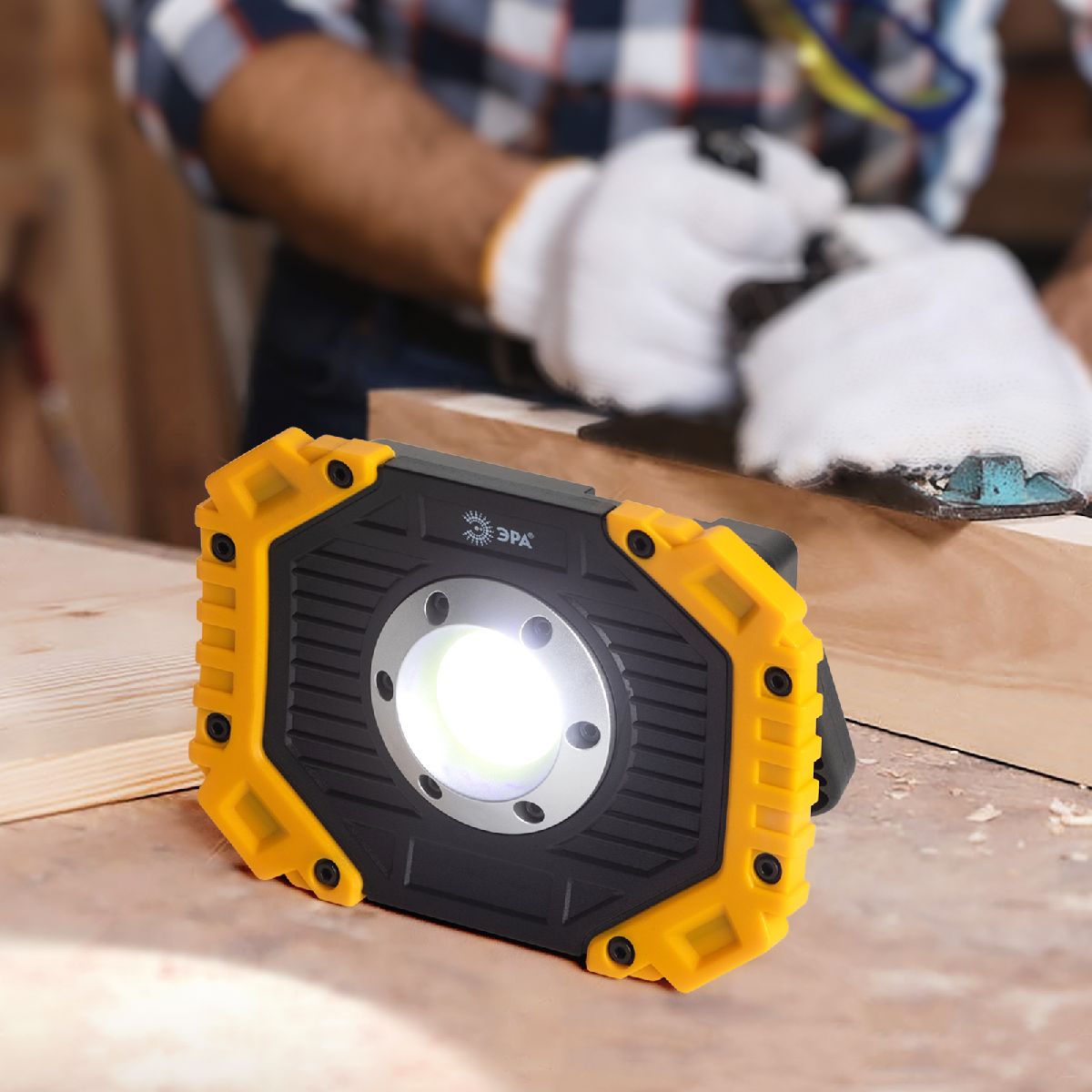 Фонарь-прожектор Практик аккумуляторный Эра PA-802 Б0054038 в #REGION_NAME_DECLINE_PP#