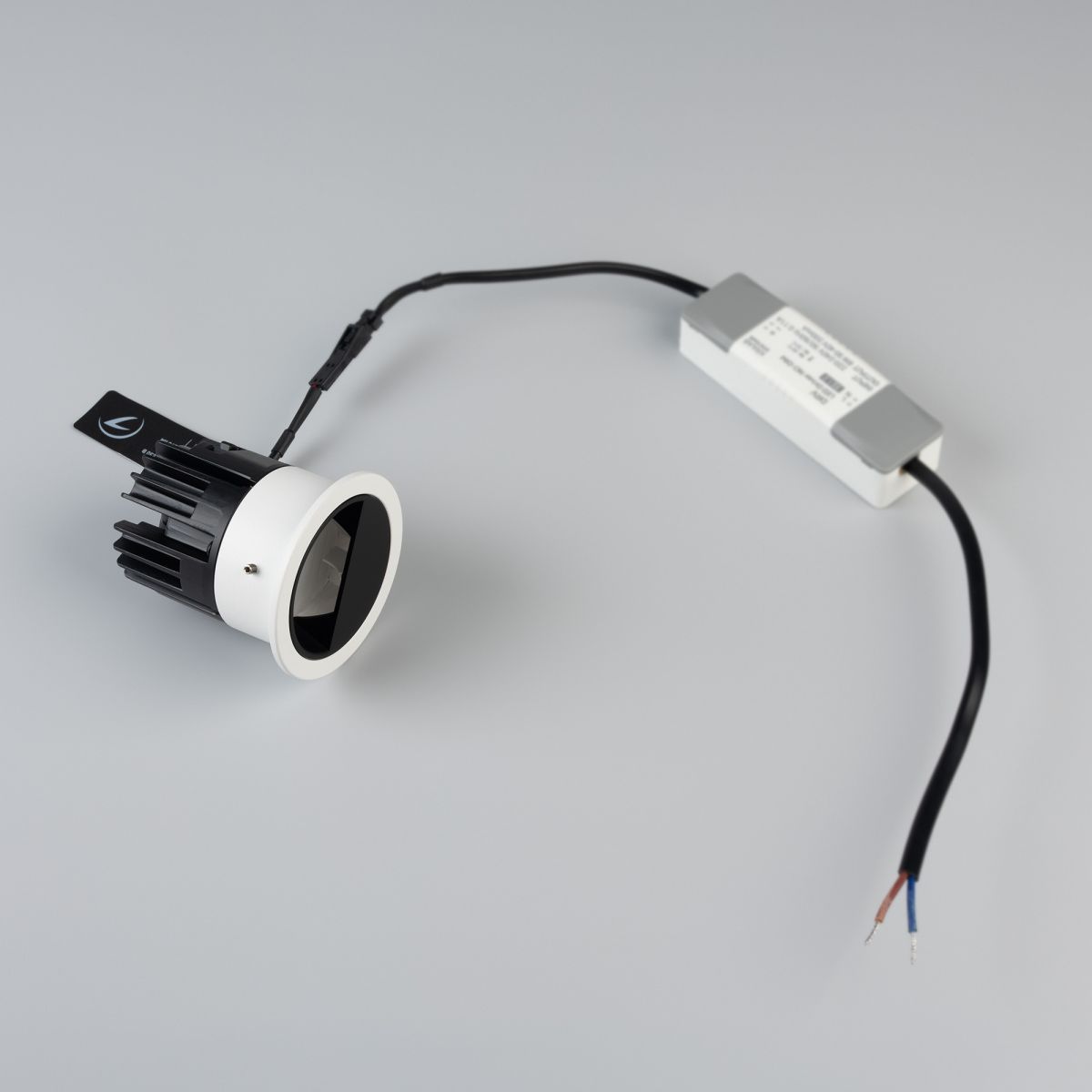 Встраиваемый светильник Arlight DL-VEILA-R63-8W Warm3000 (Белый RAL9003, A44x46 deg, 230V) (IP20 Металл) 064957 в Санкт-Петербурге
