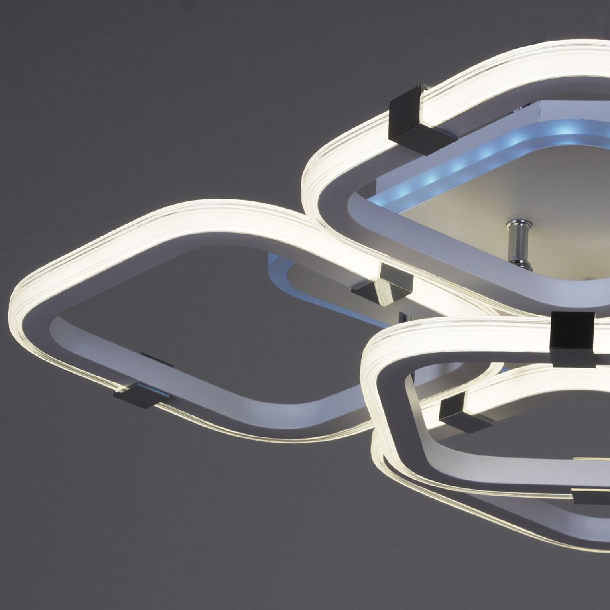 Потолочная люстра Reluce 06321-3.3-05 WH+CR (RGB) в #REGION_NAME_DECLINE_PP#