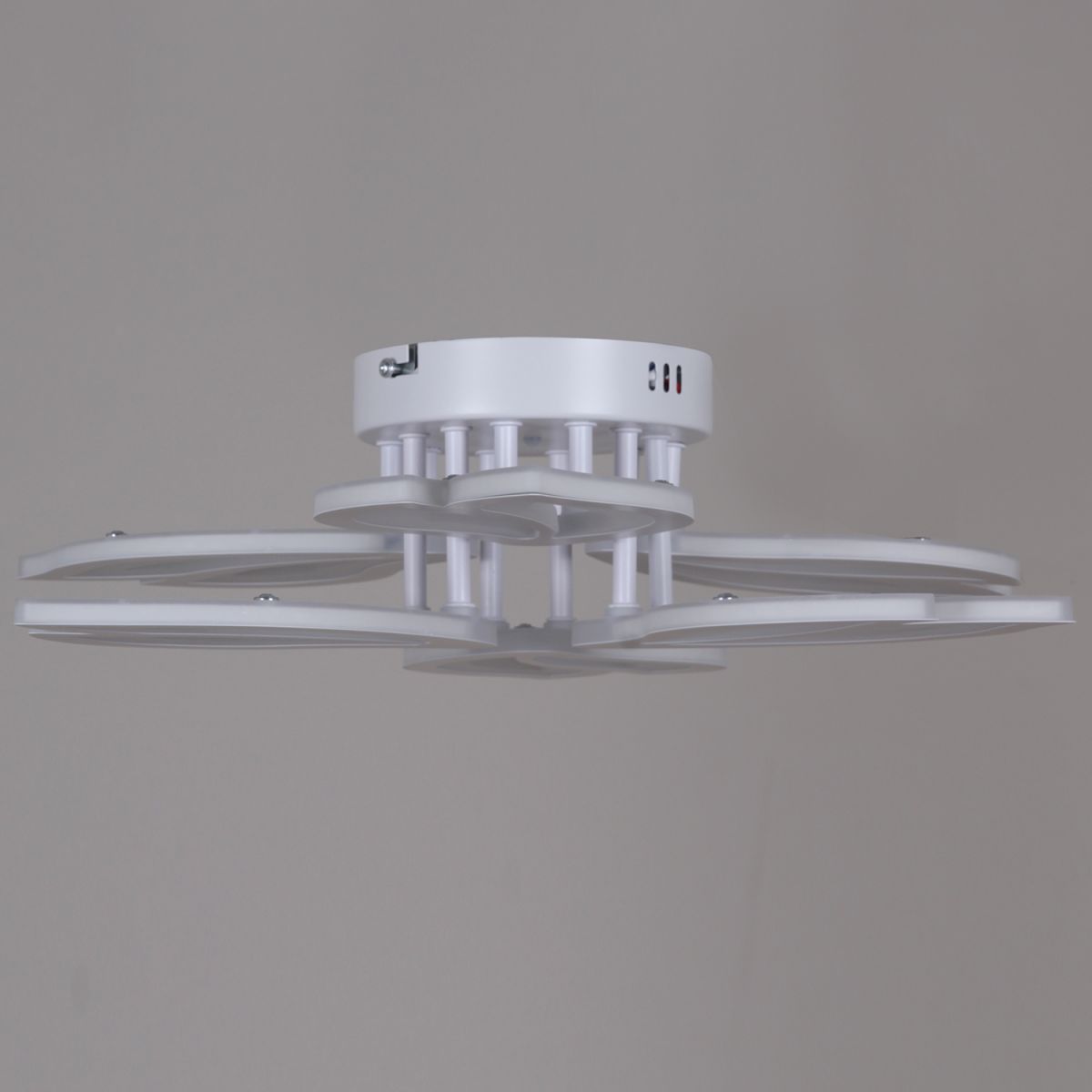 Потолочная люстра Reluce 00150-0.3-3+3 WH в Санкт-Петербурге