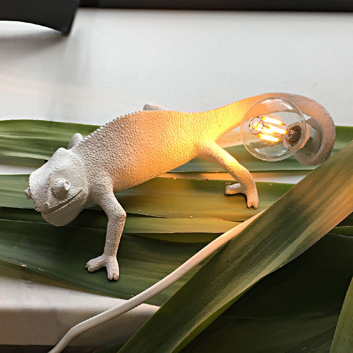 Настенный светильник Seletti Chameleon Lamp 15092 в #REGION_NAME_DECLINE_PP#