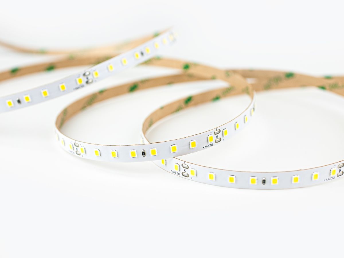 Светодиодная лента LEDS POWER 2835 112/м (10Вт/м) 24В холодная, серия ПРО125 008899 в #REGION_NAME_DECLINE_PP#