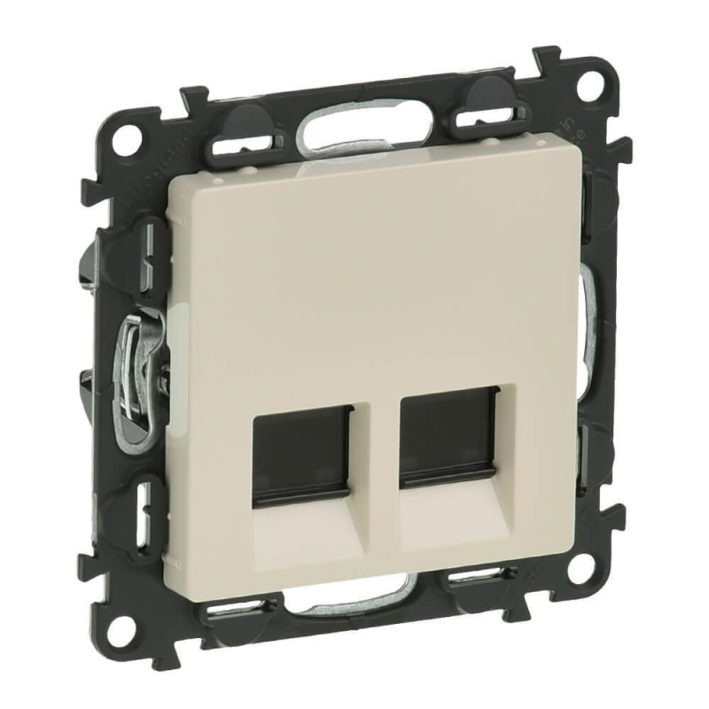 Информационная розетка RJ45 двойная Legrand Valena Life 5 кат UTP слоновая кость 753541 в Санкт-Петербурге