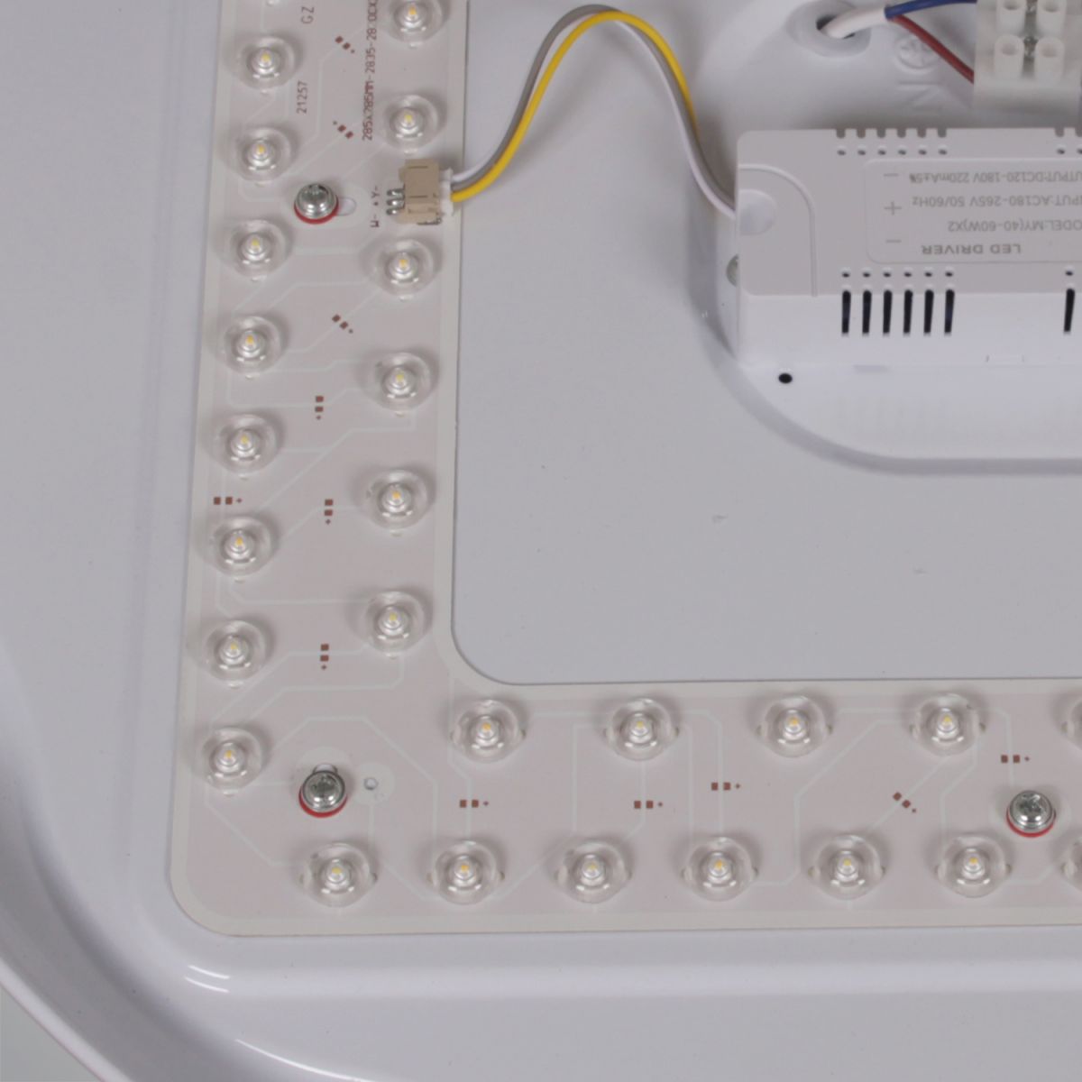 Светодиодные люстры и светильники Reluce 44516-0.5-500 WT в Санкт-Петербурге