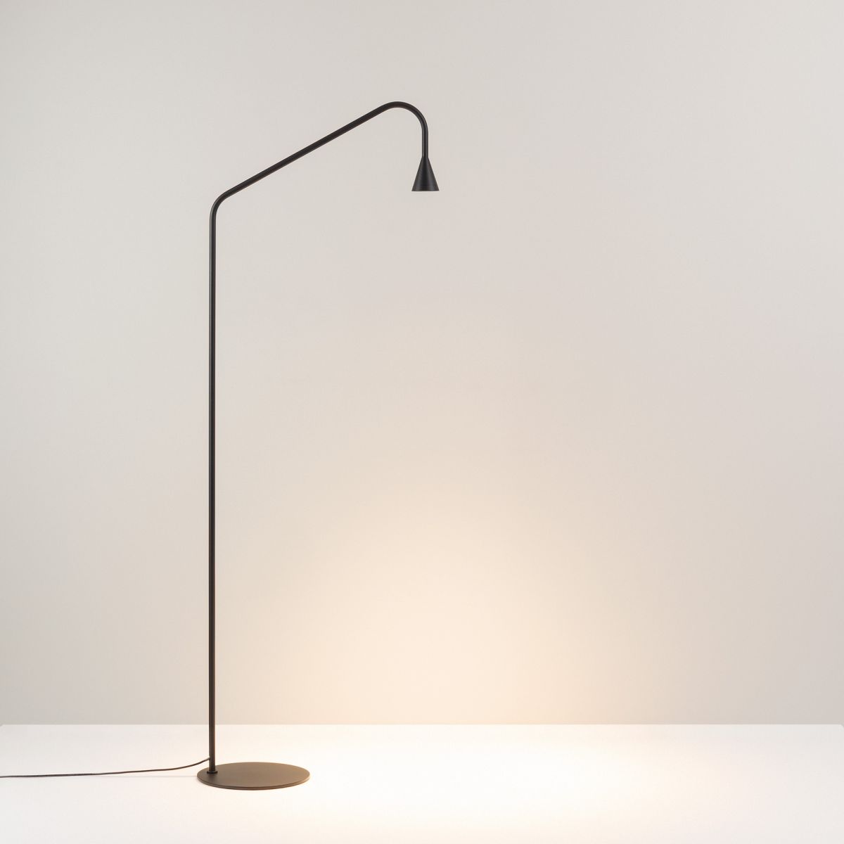 Торшер Arlight SP-RINAR-FLOOR-5W Warm3000 (BK, 36 deg, 230V) (IP20 Металл) 059322 в Санкт-Петербурге