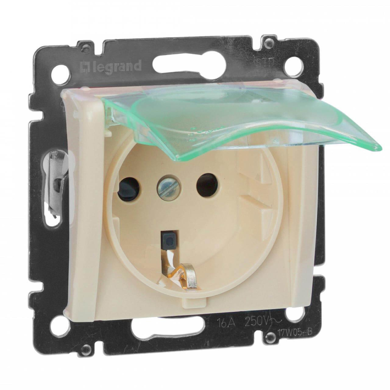 Розетка 2К+З Legrand Valena 16A 250V с/з со шторками крышкой винтовой зажим немецкий стандарт слоновая кость 774120 в Санкт-Петербурге