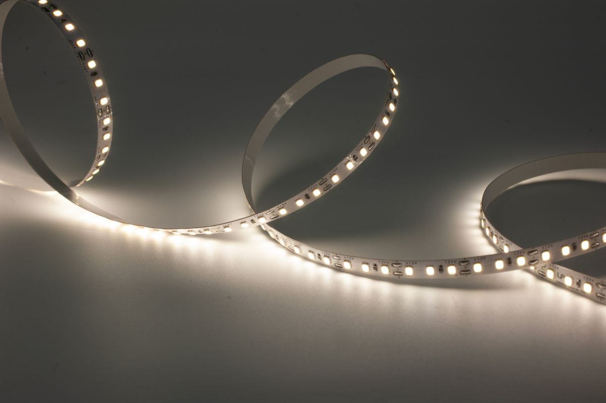 Светодиодная лента LEDS POWER 2835 120/м (10Вт/м) 12В нейтральная 008639 в #REGION_NAME_DECLINE_PP#