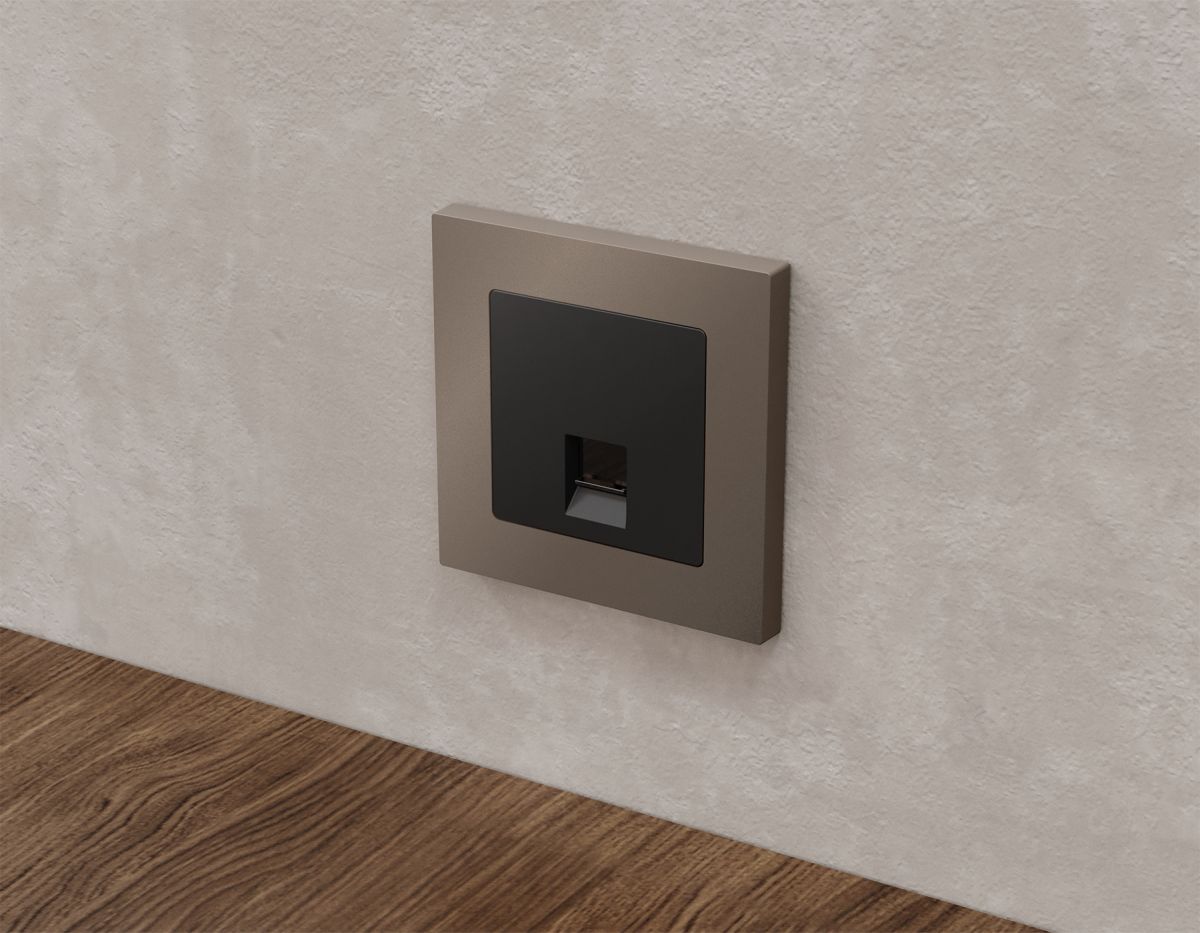 Комплект механизма компьютерной розетки RJ-45 экранированной с автоматической защитной шторкой Alfa Черный матовый Quant Ambrella Volt MA812005 (AP8120, VM185) в #REGION_NAME_DECLINE_PP#