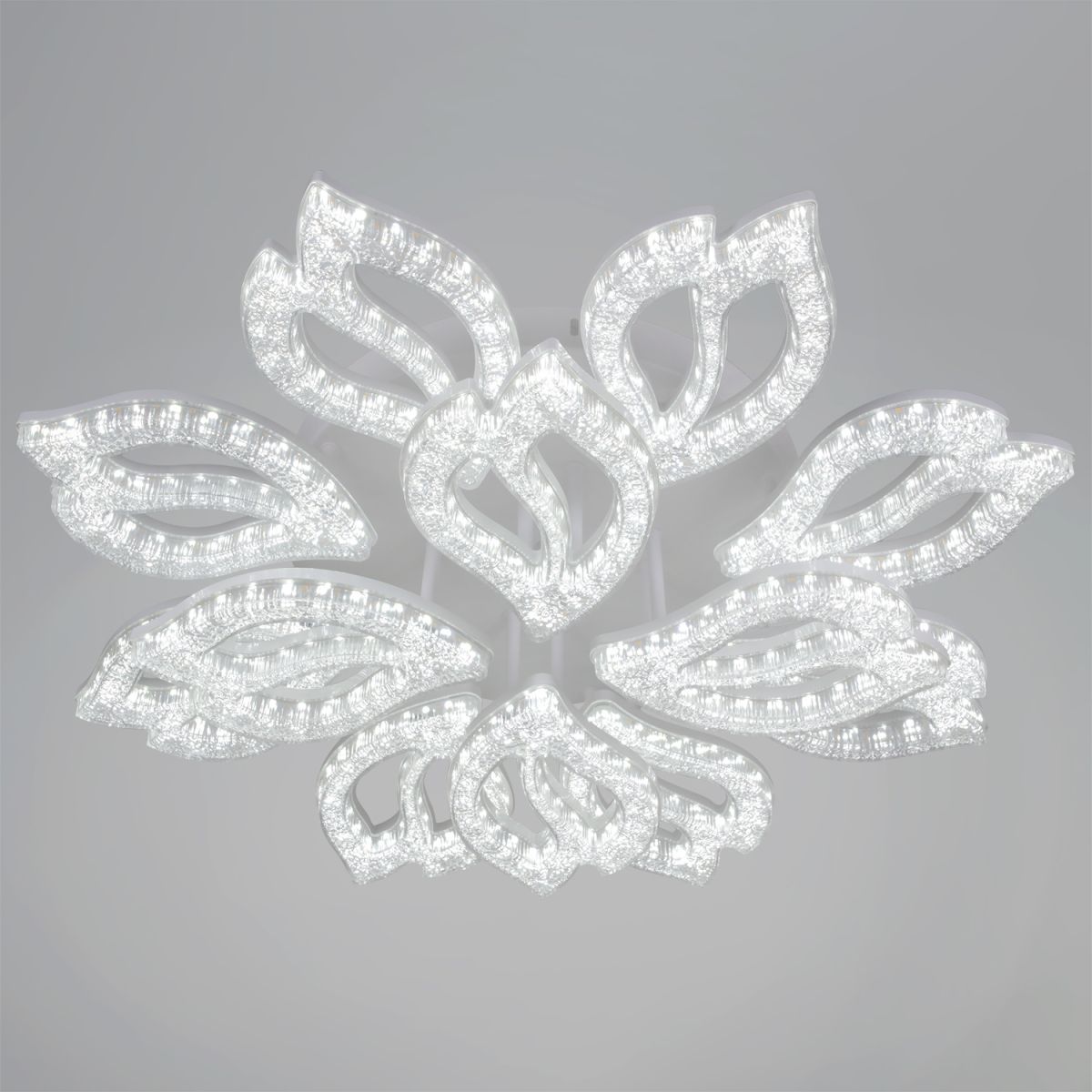 Потолочная люстра Reluce 39290-0.3-8+4 WH в Санкт-Петербурге