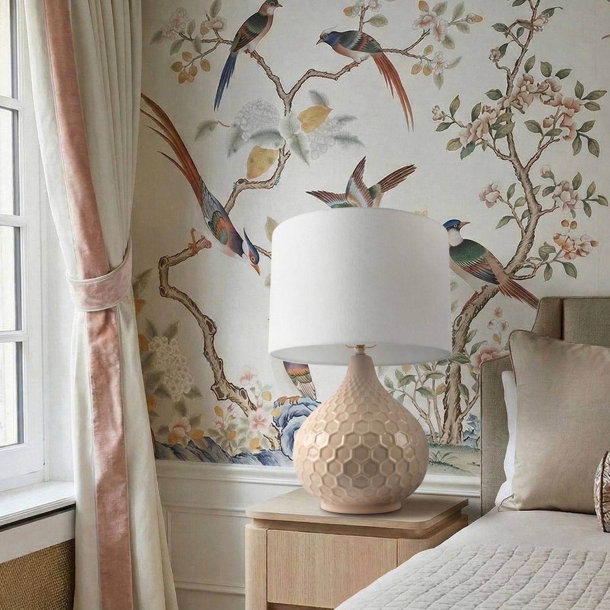 Настольная лампа LOFT IT Honeybee 10511T в #REGION_NAME_DECLINE_PP#