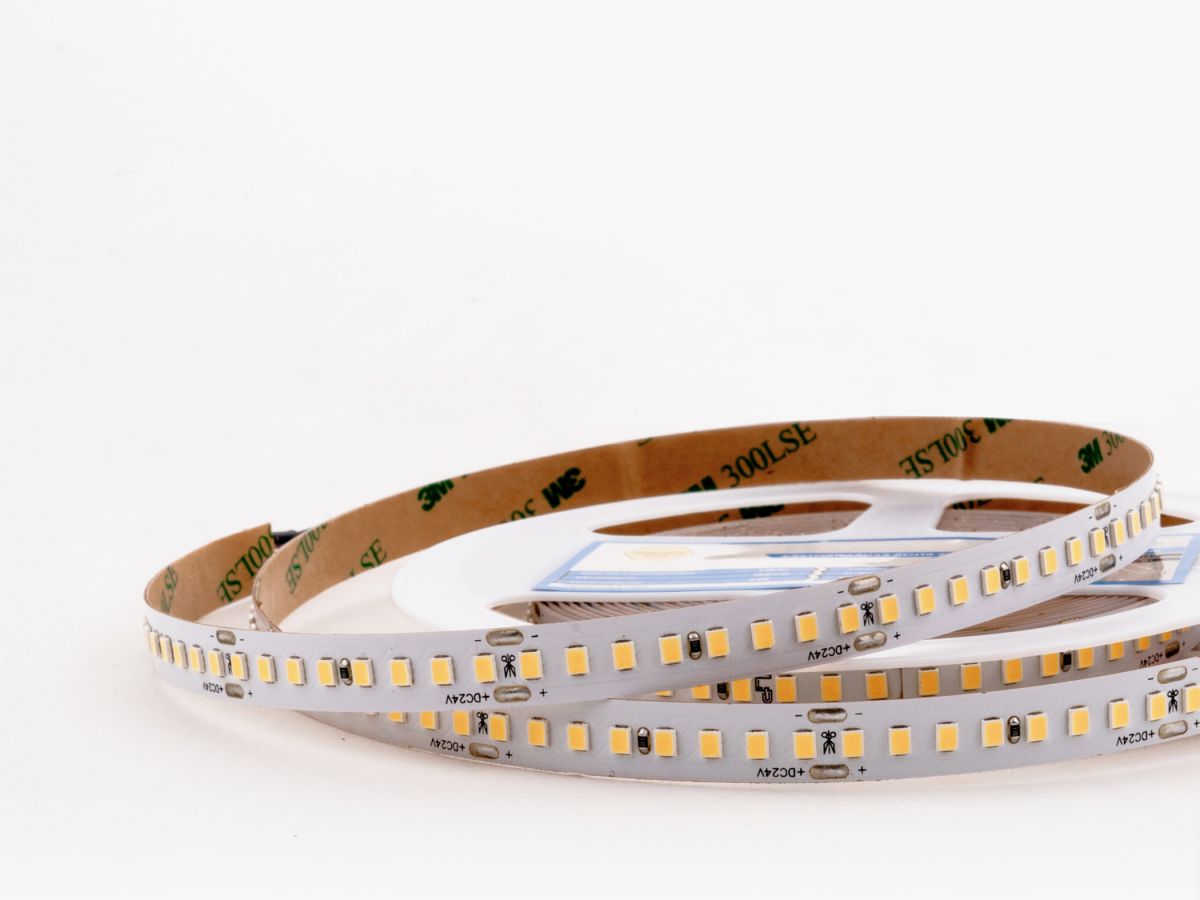 Светодиодная лента LEDS POWER 2835 176/м (16Вт/м) 24В нейтральная, серия ПРО140 005201 в #REGION_NAME_DECLINE_PP#