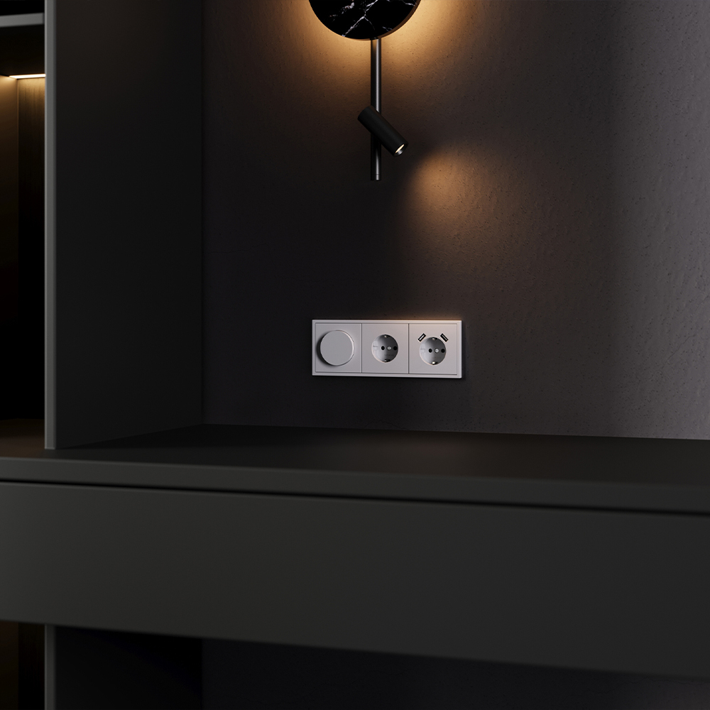 Накладка для розетки с заземлением и защитными шторками, с USB A+A Voltum S70 (серый) VLS000916 в Санкт-Петербурге