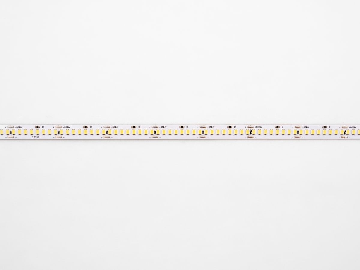 Светодиодная лента LEDS POWER 2835 240/м (22Вт/м) 24В холодная, серия ПРО140 005287 в Санкт-Петербурге