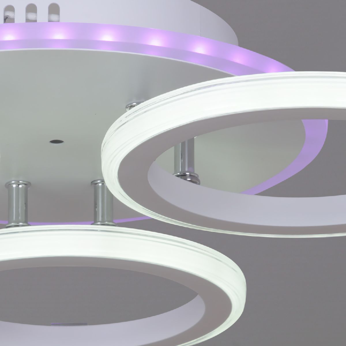 Потолочная люстра Reluce 06319-3.3-03 WH+CR (RGB) в Санкт-Петербурге