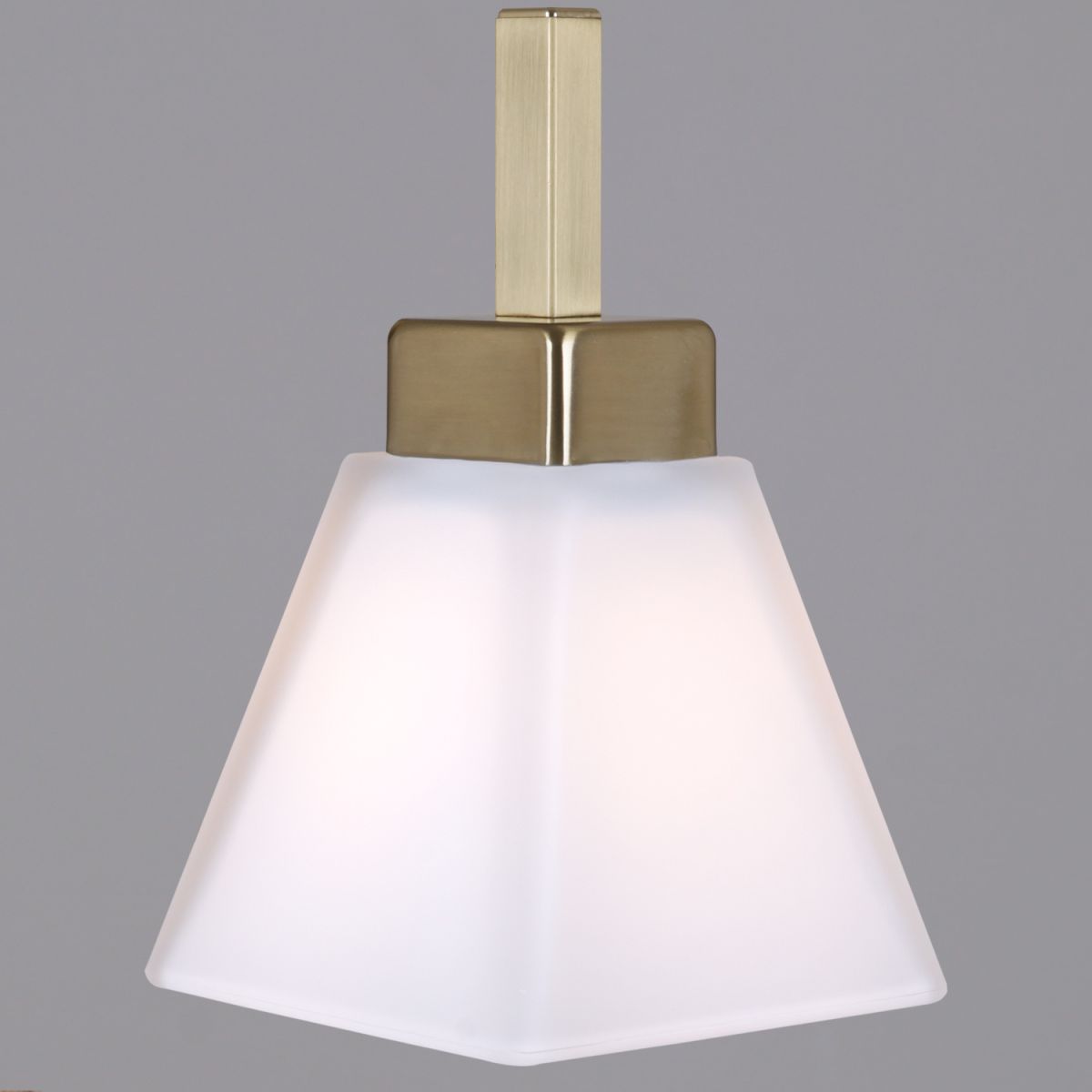 Люстра на штанге Reluce 03570-0.3-08 в #REGION_NAME_DECLINE_PP#