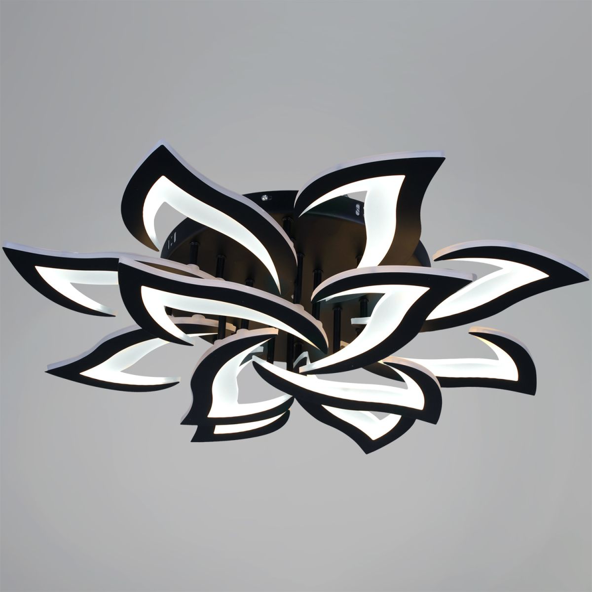 Потолочная люстра Reluce 30150-0.3-8+4 BK в Санкт-Петербурге