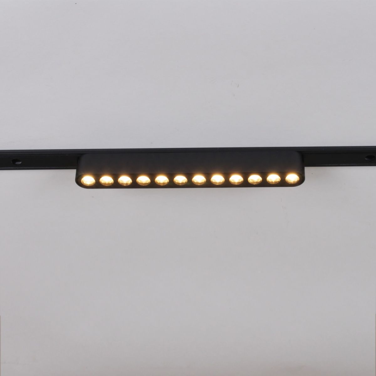 Трековый магнитный светильник (CCT+SMART) Reluce 13002-9.3-001UR magnetic LED12W BK CCT+SMART в Санкт-Петербурге