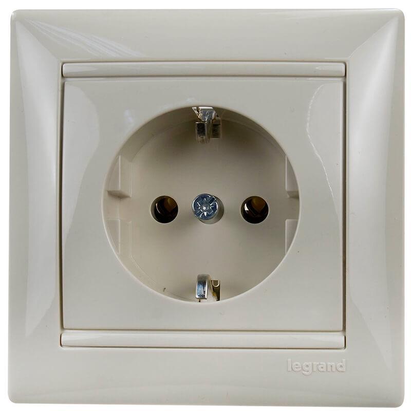 Розетка 2К+3 Legrand Valena 16A 250V с/з слоновая кость 774323 в Санкт-Петербурге