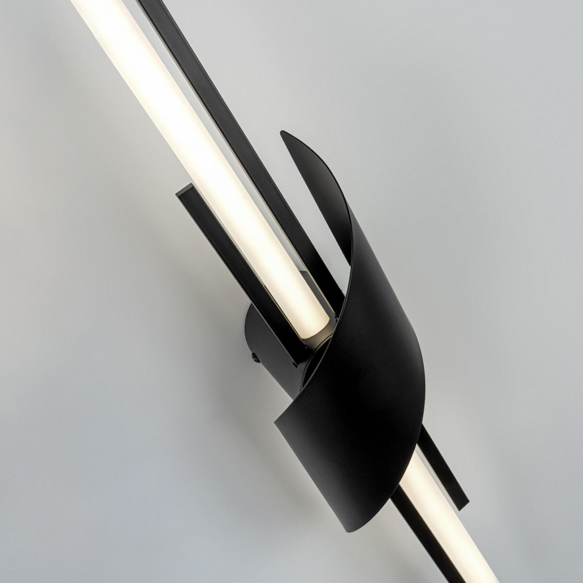 Настенный светильник Modelux ML.655.850 BK в #REGION_NAME_DECLINE_PP#