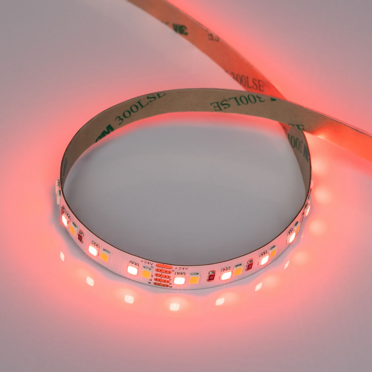 Светодиодная лента Arlight RT-A168-10mm 24V RGBW-Day (20 W/m, IP20, 5m) (высок.эфф.150 лм/Вт) 056878 в Санкт-Петербурге