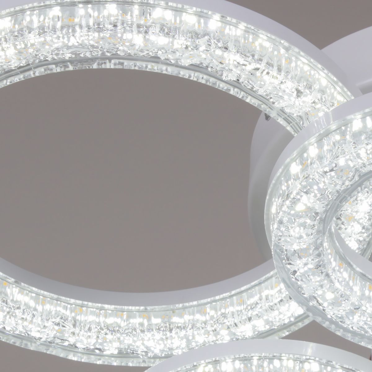 Потолочный светильник Reluce 29290-0.3-3+3 WH в #REGION_NAME_DECLINE_PP#