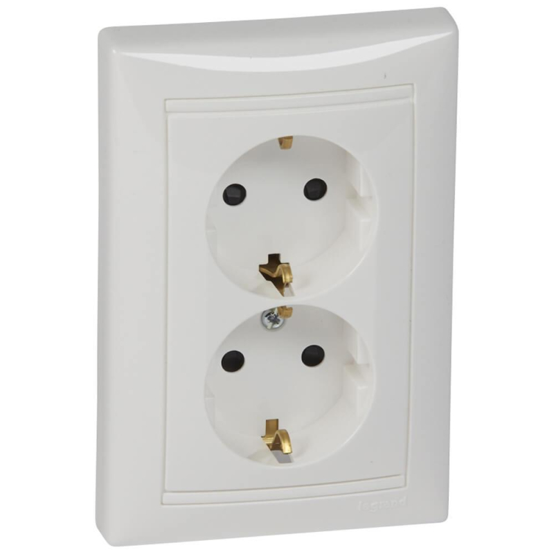 Розетка 2x2К+З Legrand Valena 16A 250V с/з со шторками винтовой зажим белая 774427 в Санкт-Петербурге