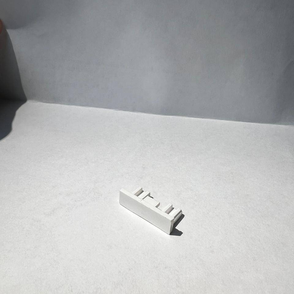 Заглушка торцевая для ультратонкого магнитного шинопровода Iledex Technical VISION END CAP 4825-BK в Санкт-Петербурге