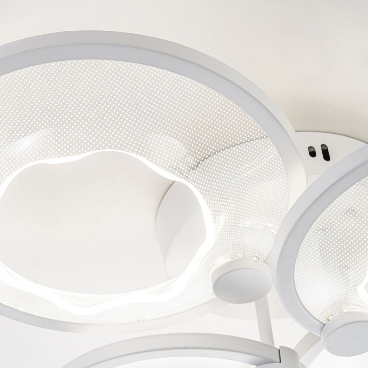 Потолочный светильник Escada Quasar 10261/4LED в #REGION_NAME_DECLINE_PP#