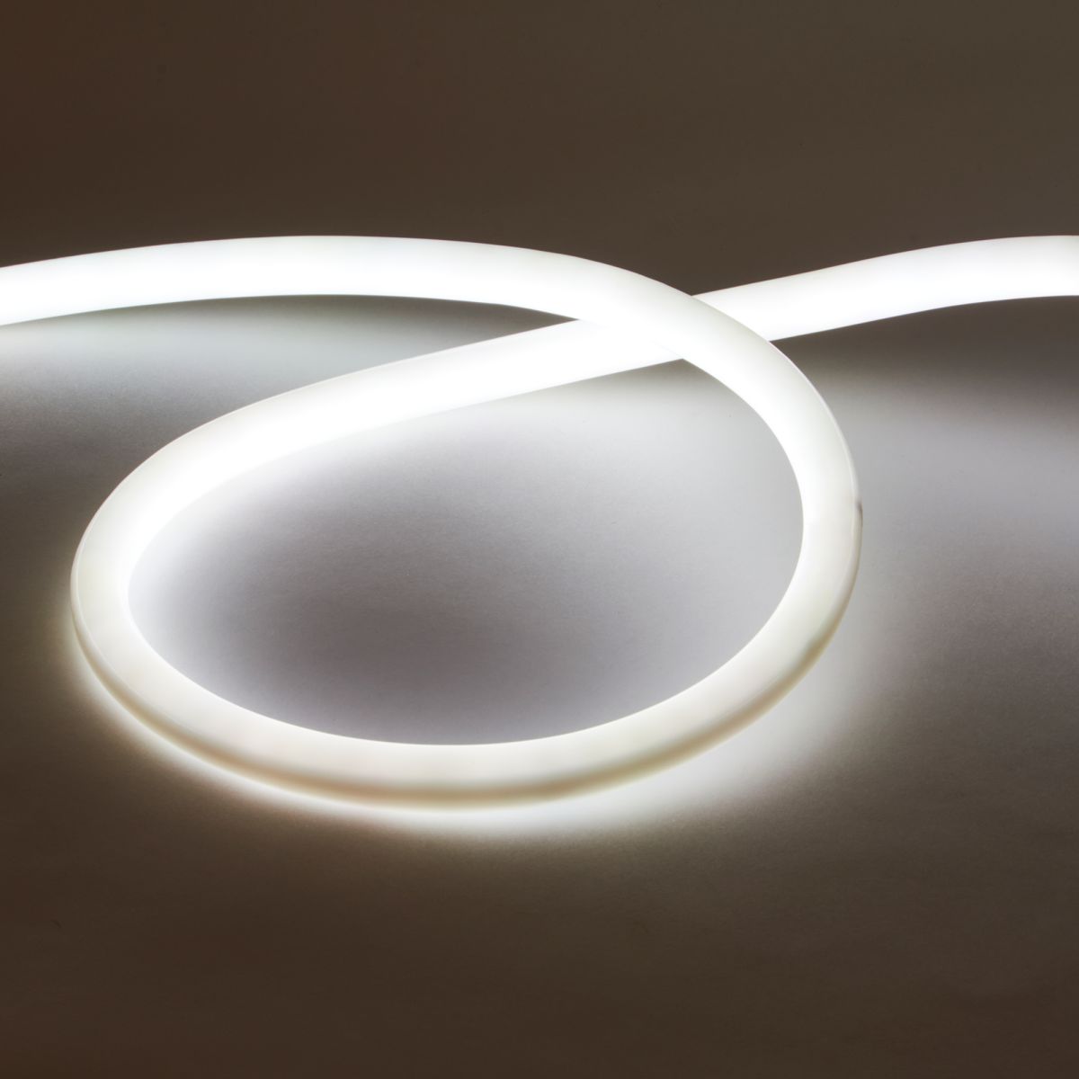 Комплект гибкого неона Uniel ULS-N40-2835-120LED/m-16mm-IP68-DC24V-10W/m-5M-6500K NEON SET01 UL-00012845 в Санкт-Петербурге